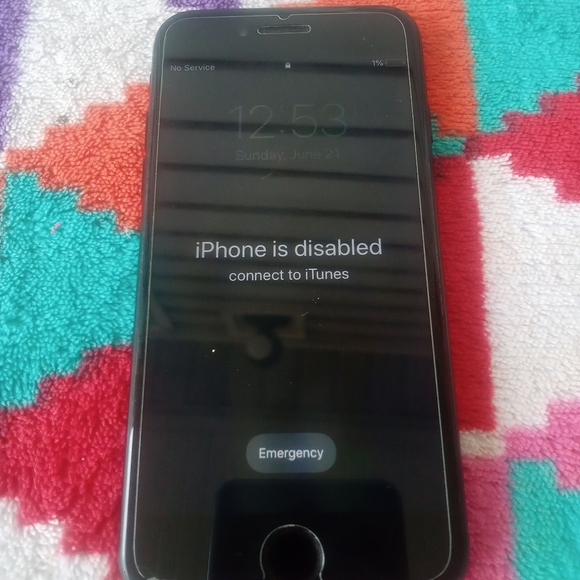 iPhone 7 model A1660 for parts only - Picture 4 of 8